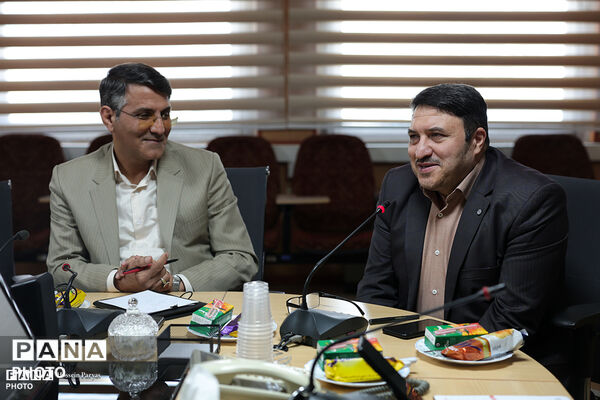 جلسه هماهنگی و هم افزایی بین دبیرخانه کمیسیون تخصصی توسعه آموزش عمومی قرآن کشور و معاونت آموزش متوسطه