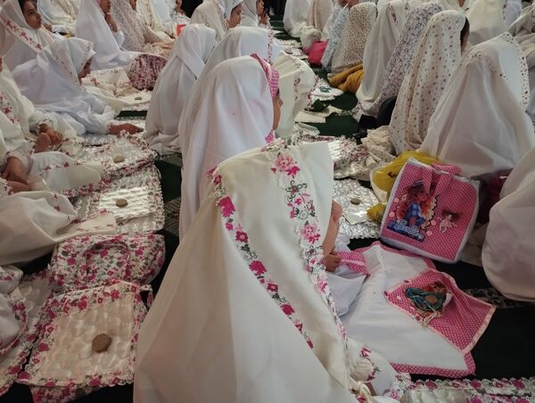 جشن عبادت و بندگی دانش‌آموزان دبستان پیامبر اعظم(ص) شهرستان ملارد 