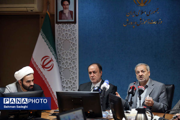 جلسه کمیته فرهنگیان و دانش آموزی ستاد دهه فجر