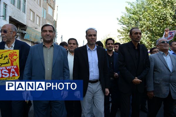 تجلی اقتدار مردم بهارستان در راهپیمایی ۱۳ آبان