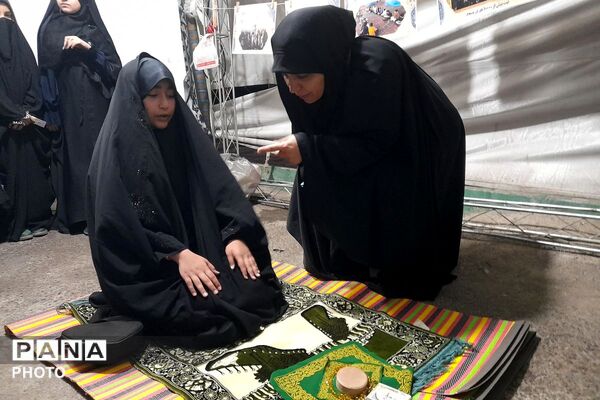 صحیح خوانی و باز خوانی احکام در موکب شمیم میدان امام خامنه‌ای شهرستان قدس 