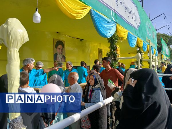 موکب بزرگ شرکت نان قدس رضوی در روز شریف ولادت امام رضا (ع)