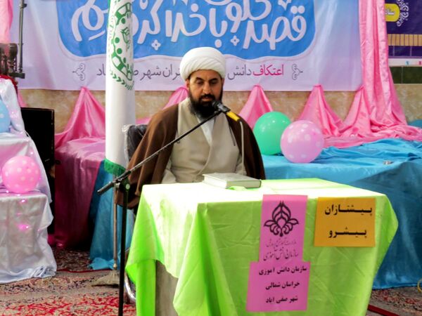 بازدید قائم مقام سازمان دانش‌آموزی از دانش‌آموزان پیشتاز معتکف بام و صفی‌آباد