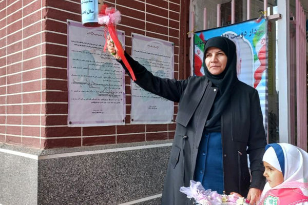یادواره شهید حاج قاسم سلیمانی در مدرسه ۲۲بهمن دوره اول شهرستان آباده