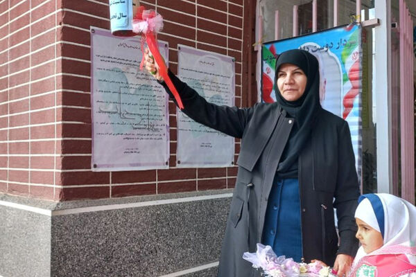 یادواره شهید حاج قاسم سلیمانی در مدرسه ۲۲بهمن دوره اول شهرستان آباده