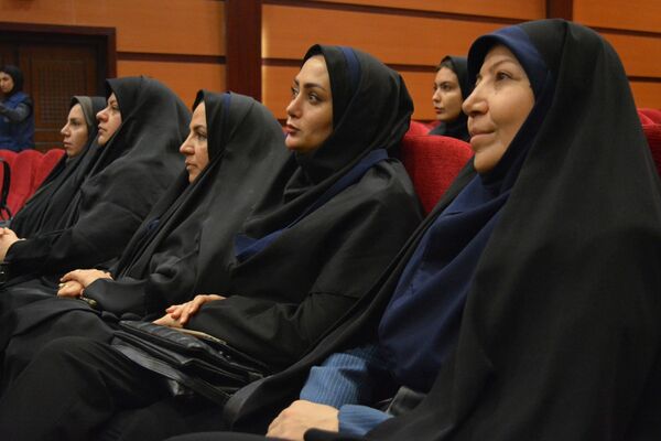 آیین تجلیل از برگزیدگان حوزه مشاوره و پیشگیری از آسیب‌های اجتماعی بهارستان‌دو