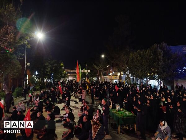 خیابان امام خمینی شهرستان نیشابور باز هم اجتماعات شبانه مردم این شهر را در برمی‌گیرد