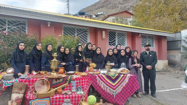 بزرگداشت هفته مازندران در دبیرستان زینبیه بلده