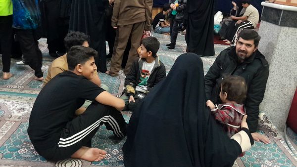 معتکفین با خانواده های خود دیدار کردند 