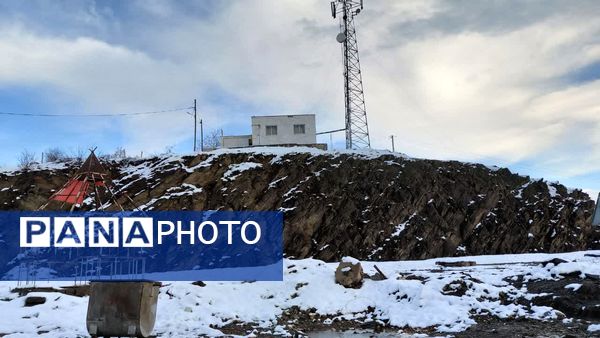 بارش اولین برف پاییزی در روستای نورآباد شازند