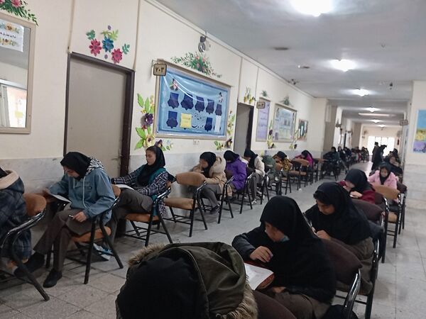 امتحانات نوبت اول در دبیرستان نمونه اندیشه 
