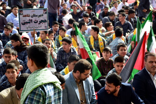 تجمع دانش‌آموزان شیرازی در حمایت از جبهه مقاومت