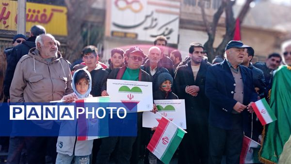 حضور حماسی مردم شهرضا در راهپیمایی 22 بهمن