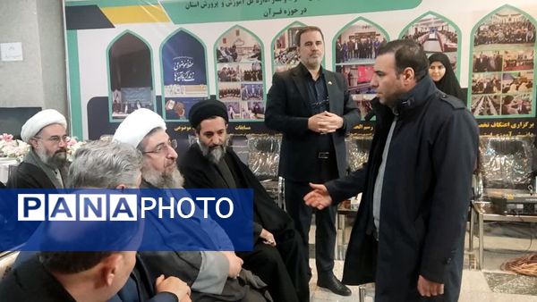 بازدید نماینده ولی فقیه در استان آذربایجان شرقی از نمایشگاه قرآن و عترت