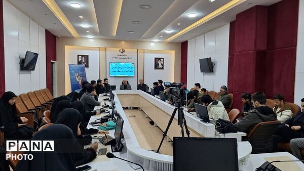جلسه هم‌اندیشی نقش آفرینی دانش‌آموزان پیشتاز در جنگ رمضان