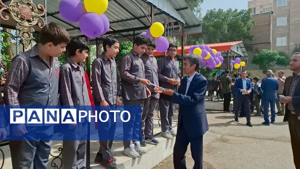 افتتاحیه آلاچیق در دبستان پانزده خرداد 