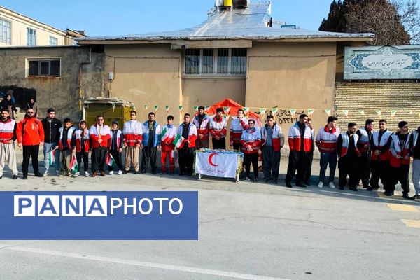 راهپیمایی یوم‌الله ۲۲بهمن با حضور گسترده مردم و نهادها در بانه