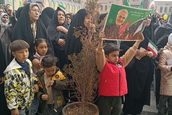 شور انقلابی در پیشوا، همه یکصدا برای ایران در 22 بهمن