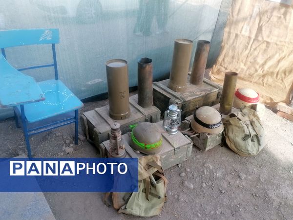 نمایشگاه شهدایی وروایتگری راوی دفاع مقدس در گلزار شهدای شهر بار نیشابور 