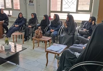 جلسه شورای دبیران نویدبخش صعود کیفیت آموزشی در هنرستان