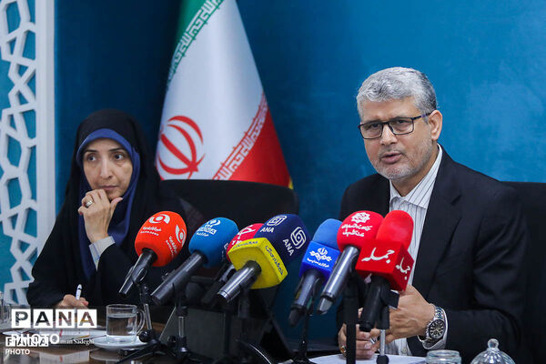 نشست خبری رئیس مرکز برنامه‌ریزی منابع انسانی و امور اداری وزارت آموزش و پرورش