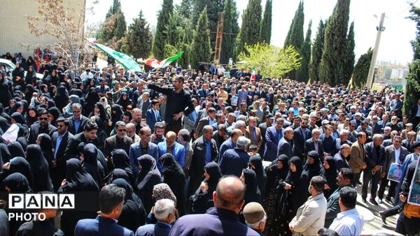 دیار آریوبرزن، پیکر فرزند دلیر خود را در آغوش گرفت