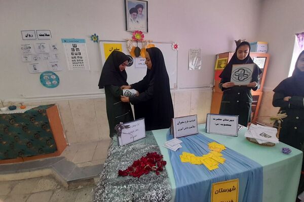 افتتاحیه سفیران سلامت در دبیرستان حضرت معصومه شهرستان فیروزکوه