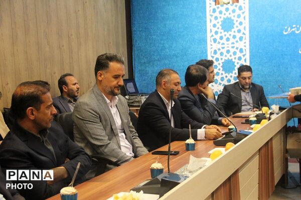 تقدیر از مدیران مدارس ابتدایی بهارستان دو