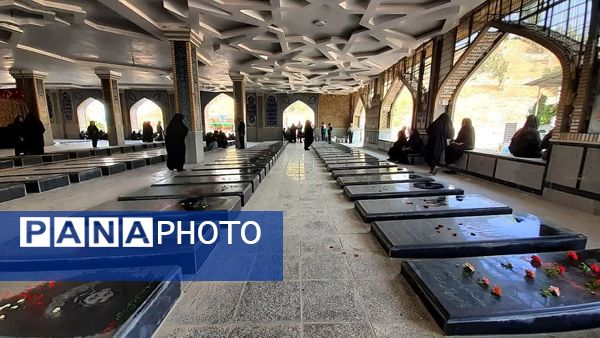 حزن عاشورایی در گلزار شهدای سیدمحمد کازرون