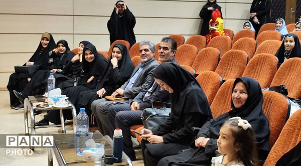جشن الفبای پایان سال کلاس اولی‌های دبستان نوید ۲ 