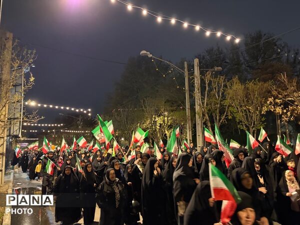 حضور مردم کرج در شب سی و ششم راهپیمایی 