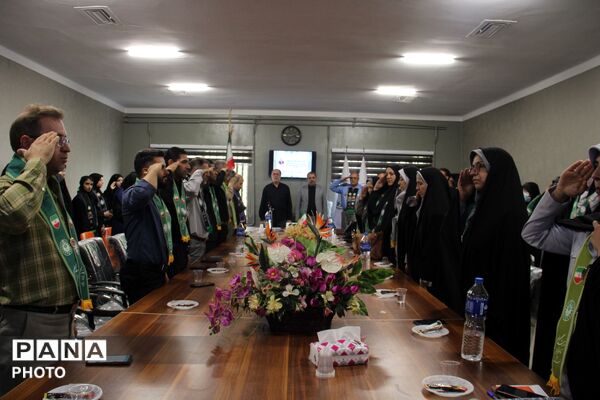 نشست صمیمی نایب رئیس مجلس شورای اسلامی با مربیان پیشتاز و خبرنگاران پانا همدان