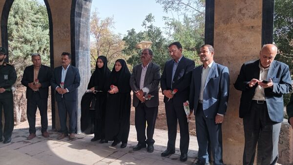آیین غبار روبی مزار شهدای گمنام شهر رباط‌سنگ