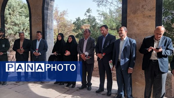 آیین غبار روبی مزار شهدای گمنام شهر رباط‌سنگ