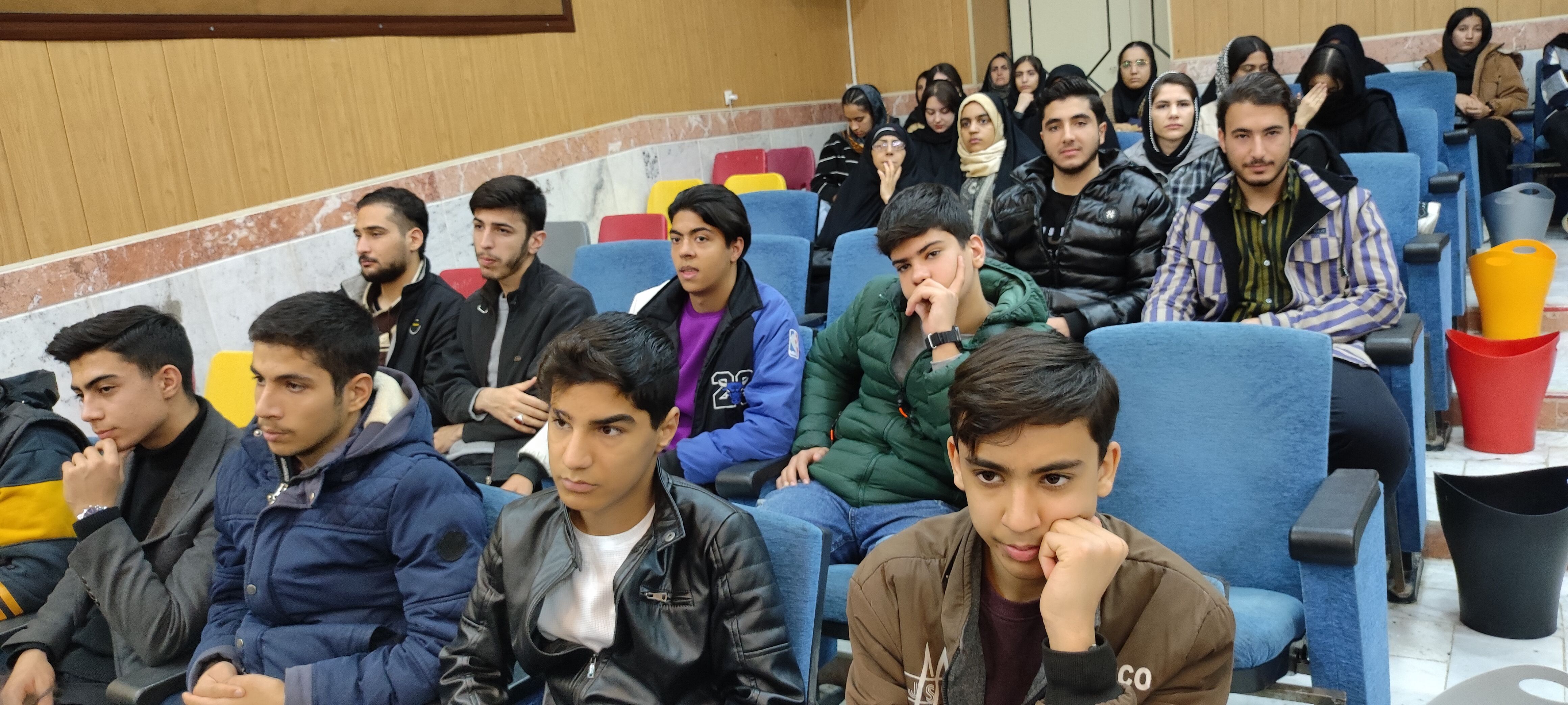 برگزاری همایش رتبه آفرینان برتر مؤسسه کاج در کانون سمیه شیروان