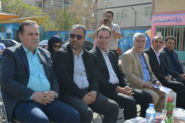 حاج مجید خوئی و بانو کمپانی، سازندگان ۹ کلاس جدید برای دختران بهارستانی