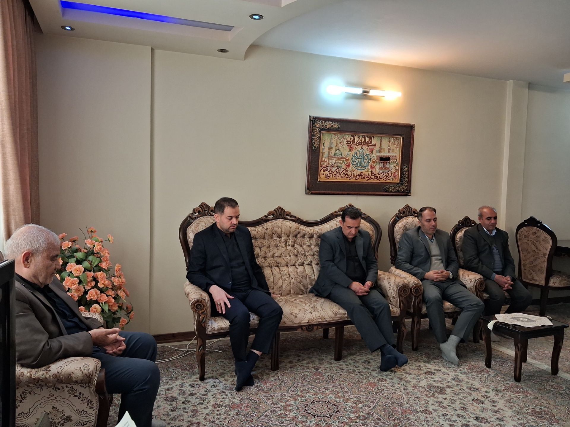 دیدار مدیر آموزش و پرورش ناحیه پنج مشهد با برادر شهید خیرزاده