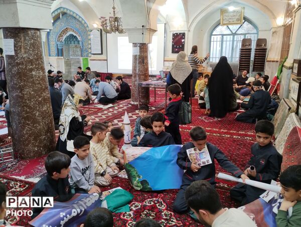  دانش‌آموزان همدانی یاد شهدای میناب را گرامی داشتند