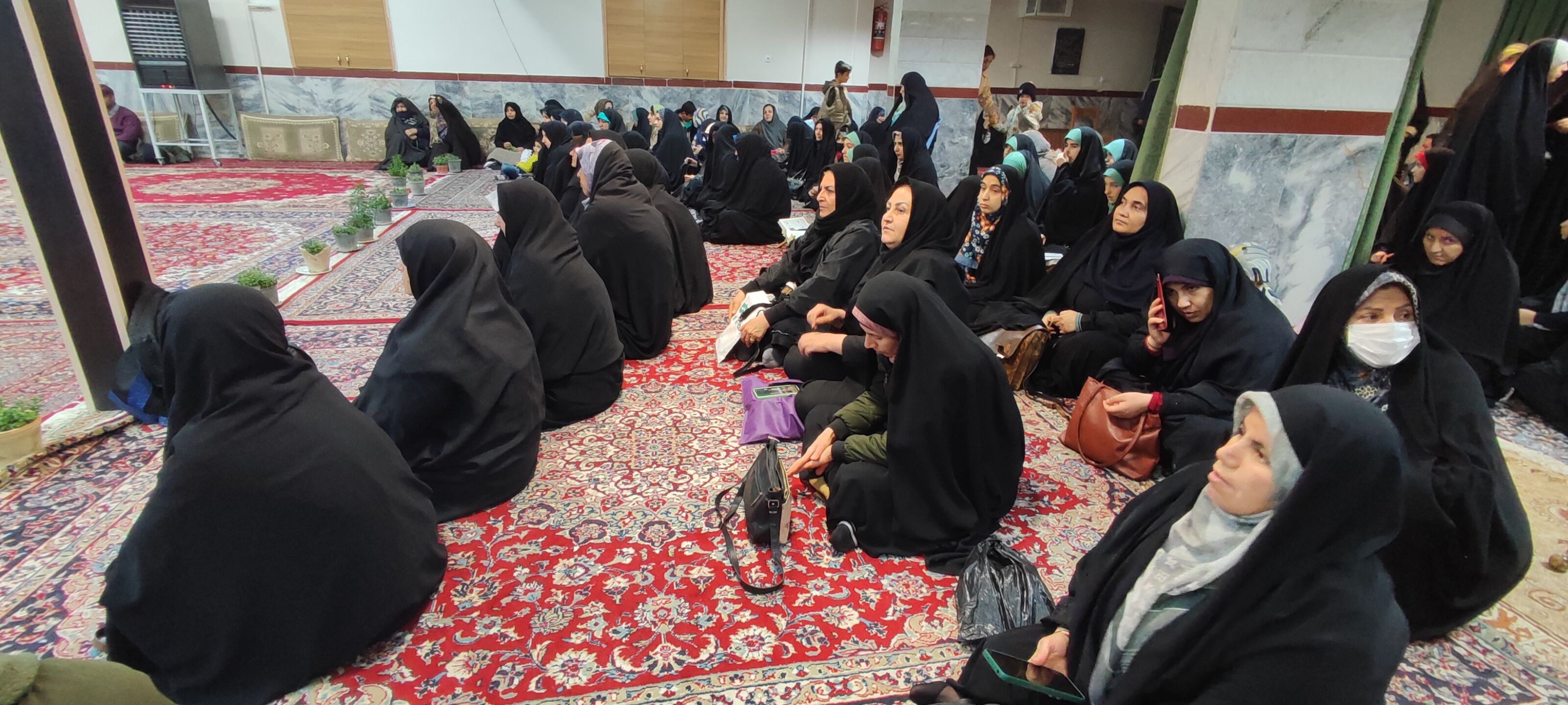 مراسم جشن انقلاب اسلامی در مسجد مسلم بن عقیل شهرستان شیروان