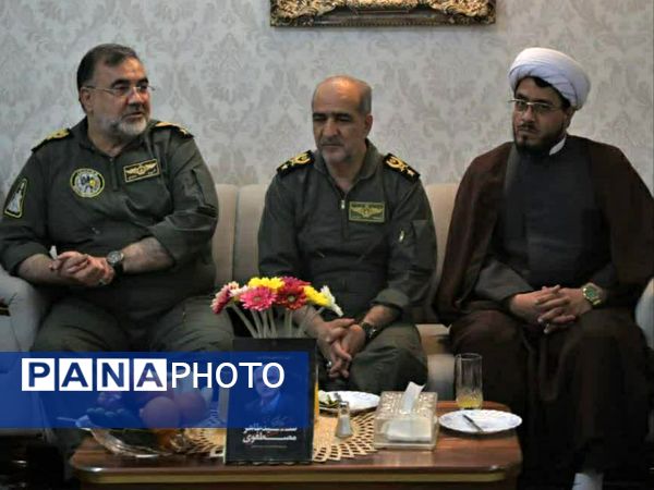 دیدار فرمانده نیروی هوایی ارتش با خانواده شهدای خدمت