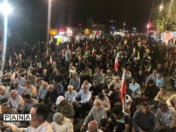 از تجمع تا ایستادگی؛ حضور مردم در چهارراه بعثت برای دفاع از ایران