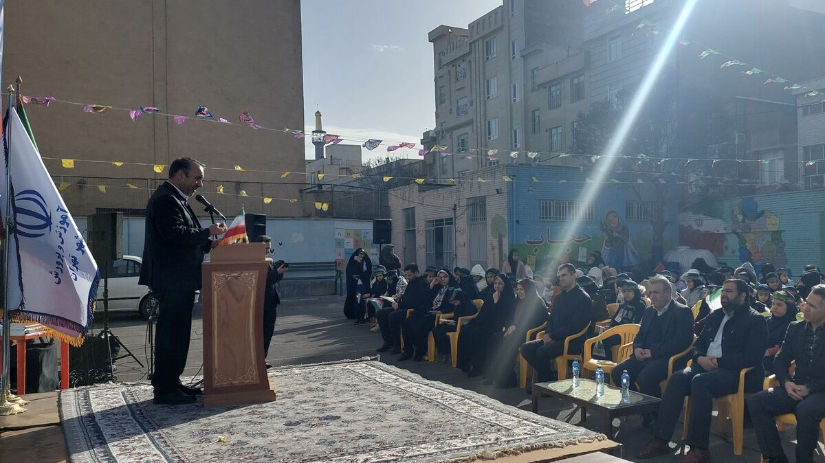 طنین زنگ انقلاب در دبستان استاد شهریار