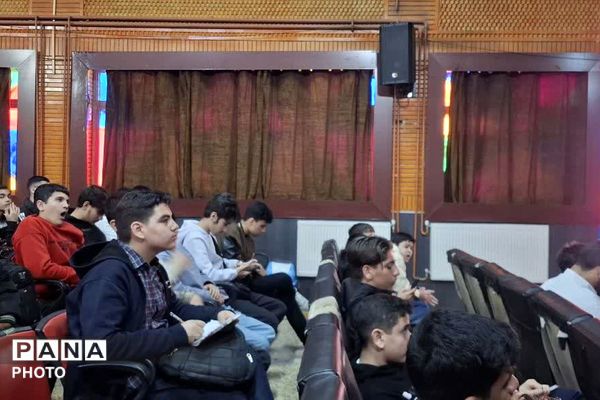  همایش هدایت تحصیلی پایه نهم در ورامین