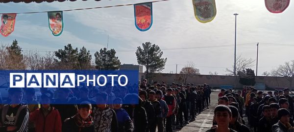 طنین زنگ انقلاب در مدرسهٔ شهید صادقی باخرز