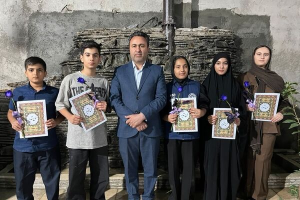 تجلیل فرماندار خاتم از اصحاب رسانه و دانش آموز خبرنگاران پانا