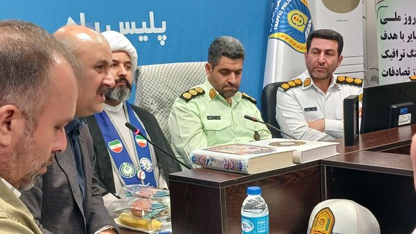 جمعی از دانش‌آموزان استان البرز به عنوان همیار پلیس انتخاب شدند