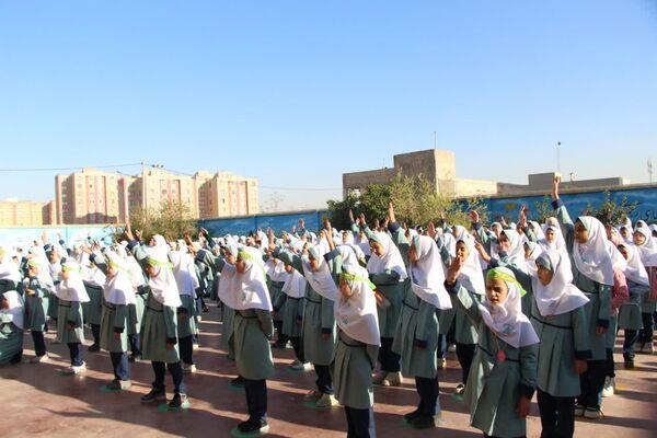 مراسم صبحگاه مهدوی در مدرسه شاهد نیک‌اندیشان