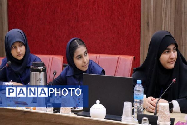 نشست صمیمی فعالین رسانه ای دانش‌آموزان با مدیرعامل خبرگزاری پانا