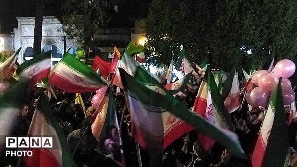 دختران نیشابوری در صف اول تجمعات-۳