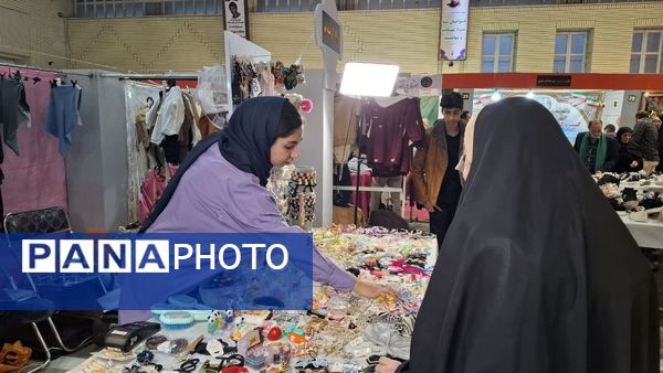 بازدید از غرفه‌های نمایشگاه اقتصاد مقاومتی در قم